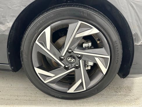 Used 2025 Hyundai Elantra Sport image 55