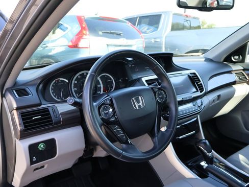 Used 2017 Honda Accord EX-L image 16