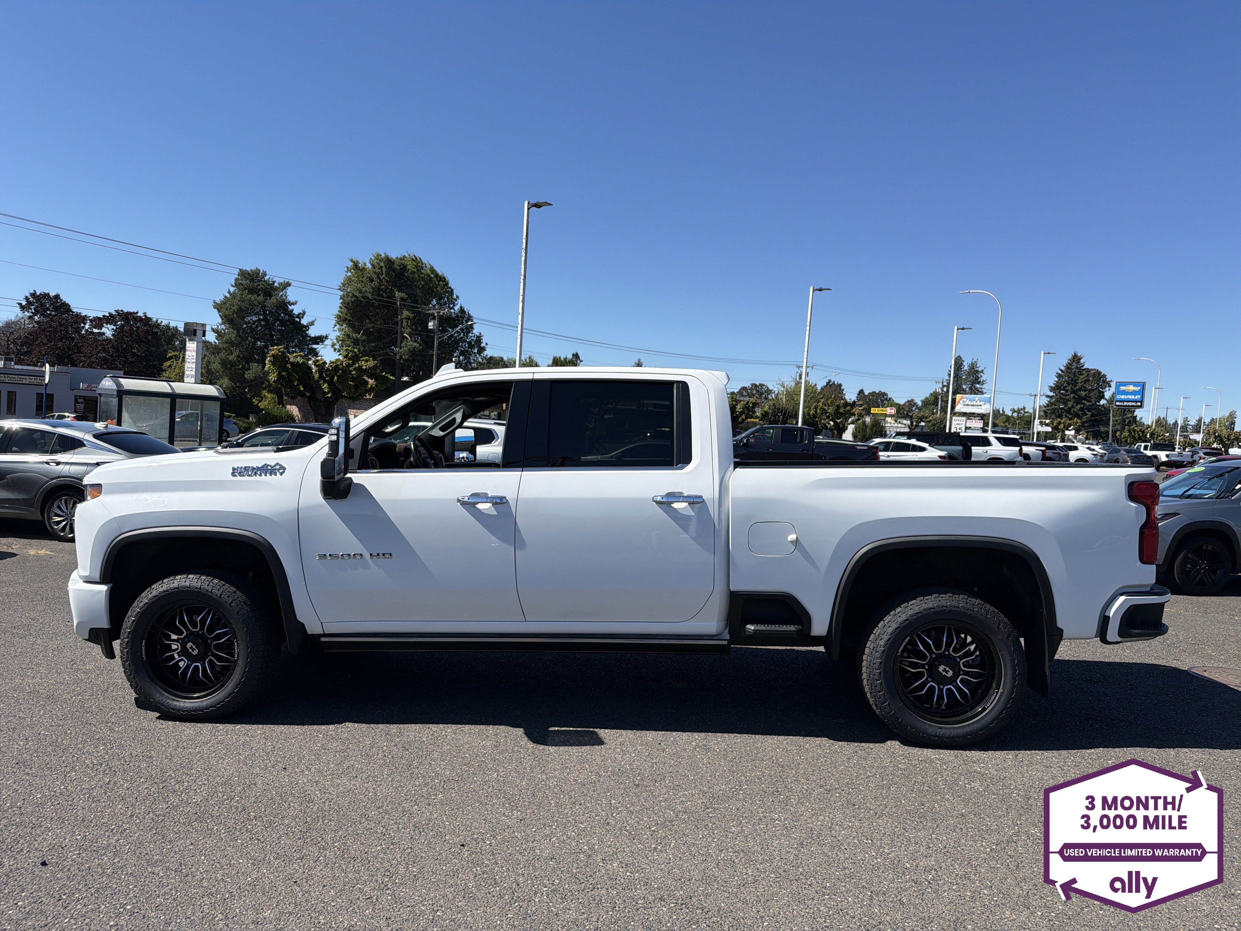 Used 2022 Chevrolet Silverado 3500 High Country w/ Safety Package II AWD/4WD image 2