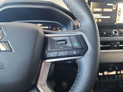 Used 2025 Mitsubishi Outlander SEL AWD/4WD image 27