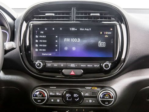 Used 2023 Kia Soul S FWD image 18