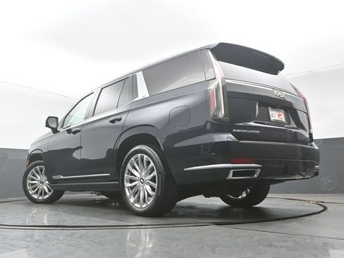 Used 2021 Cadillac Escalade Premium Luxury w/ Driver Assist Tech Package AWD/4WD image 31