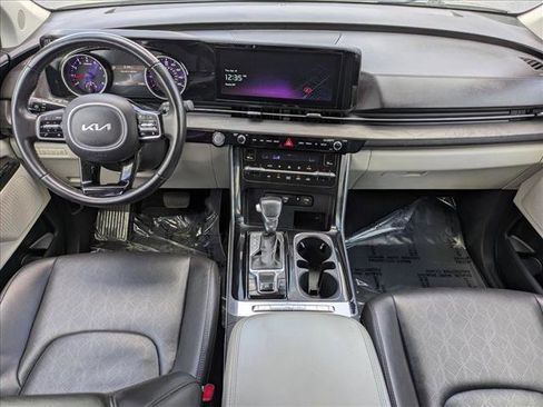 Used 2023 Kia Carnival EX FWD image 18
