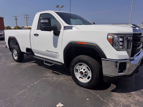 Used 2022 GMC Sierra 2500 Pro w/ Convenience Package AWD/4WD image 3