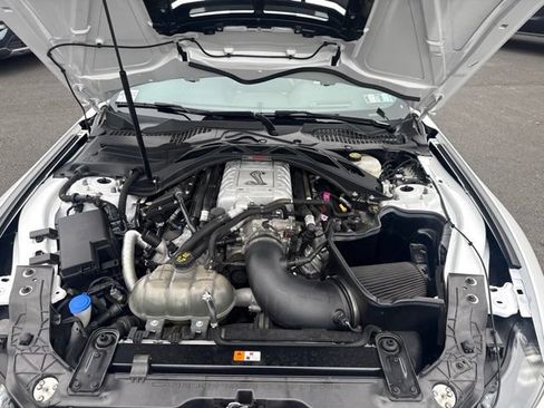 Used 2021 Ford Mustang Shelby GT500 w/ Technology Package RWD image 14
