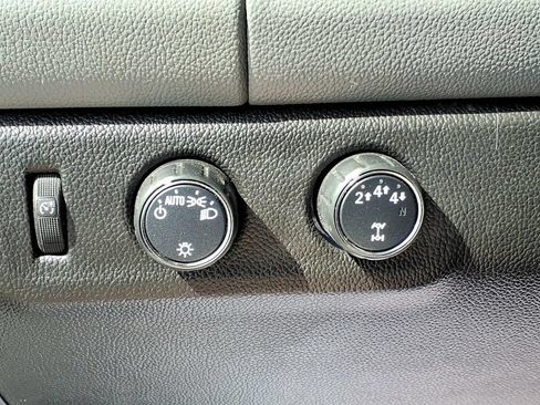 Used 2022 Chevrolet Colorado W/T w/ WT Convenience Package AWD/4WD image 22
