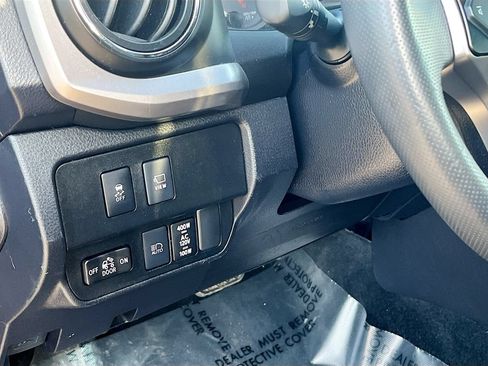 Used 2021 Toyota Tacoma Limited AWD/4WD image 10