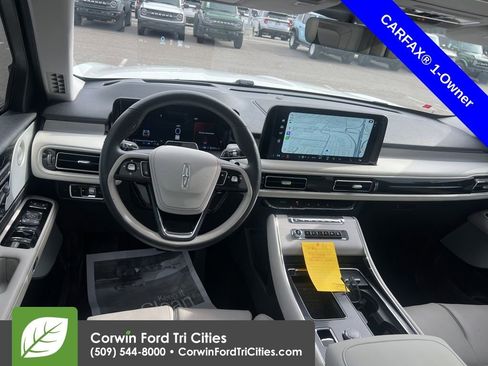 Used 2025 Lincoln Aviator Reserve w/ Equipment Group 201A image 2