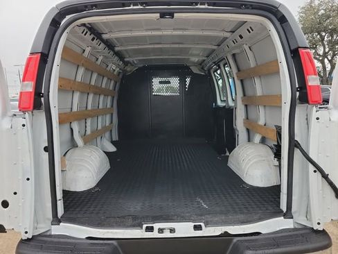 Used 2024 GMC Savana 2500 w/ Driver Convenience Package image 28