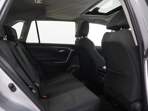 Used 2021 Toyota RAV4 XLE w/ Convenience Package AWD/4WD image 14