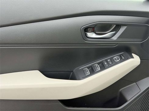 Used 2025 Honda Accord LX image 10