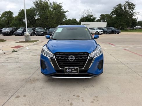 Used 2024 Nissan Kicks SV FWD image 8
