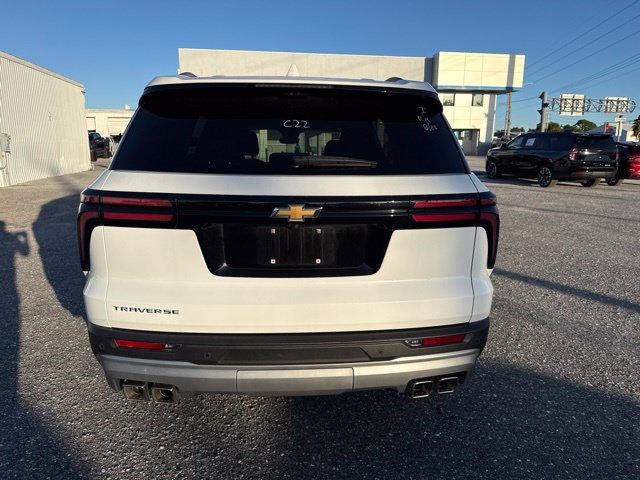 Certified 2026 Chevrolet Traverse LT w/ Driver Confidence Package FWD image 4