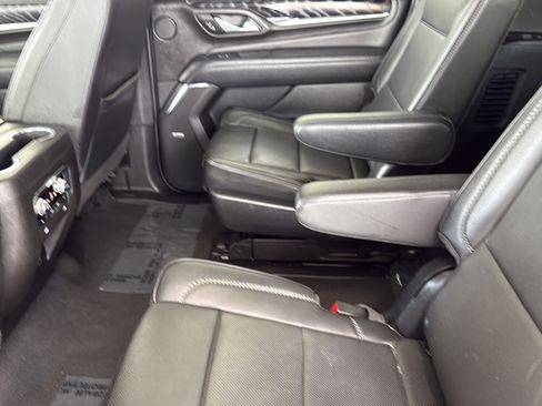 Used 2022 GMC Yukon XL Denali RWD image 24