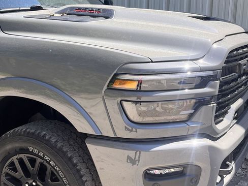 Used 2026 RAM 2500 Limited AWD/4WD image 5