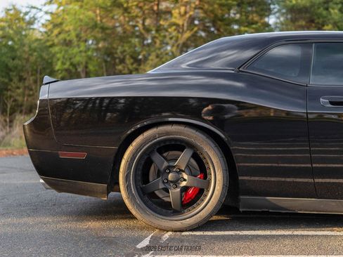 Used 2009 Dodge Challenger SRT8 w/ SRT Option Group II image 10