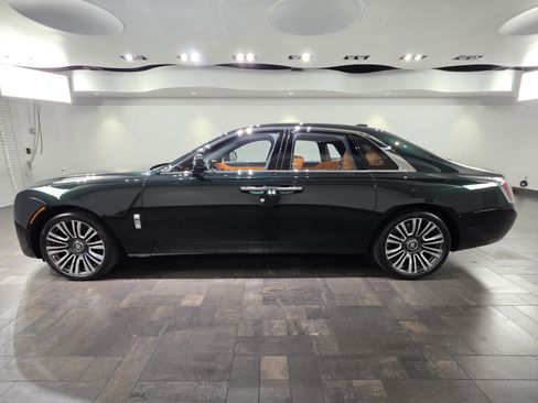 Used 2024 Rolls-Royce Ghost w/ Ghost Package image 3