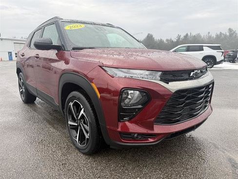 Used 2023 Chevrolet TrailBlazer RS w/ Sun and Liftgate Package image 5