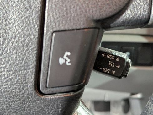 Used 2012 Toyota Tundra 4x4 Double Cab w/ Tow Pkg image 33