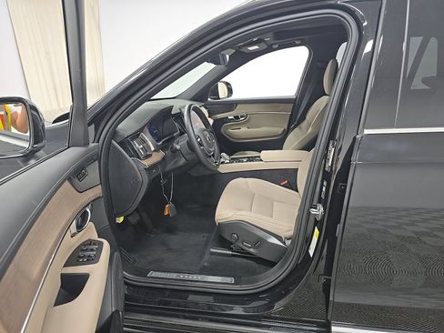Used 2026 Volvo XC90 B5 Plus AWD/4WD image 8
