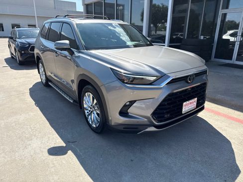 Used 2026 Toyota Grand Highlander AWD image 11