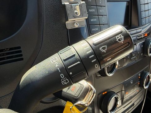 Used 2018 Ford Explorer 4WD w/ Class II Trailer Tow Package image 20