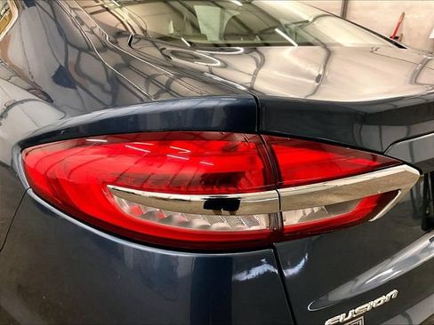 Used 2019 Ford Fusion SEL FWD image 28
