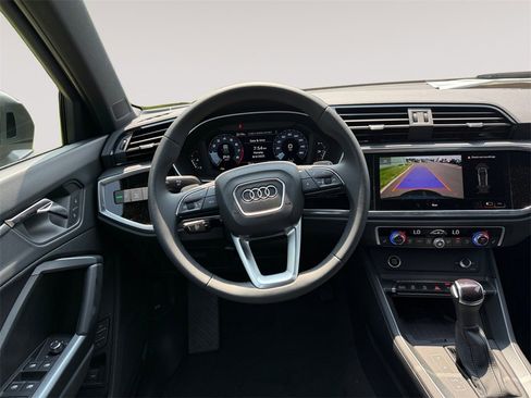 New 2025 Audi Q3 2.0T Premium image 9