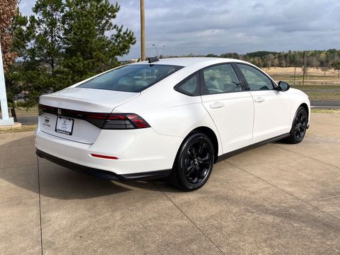 Used 2025 Honda Accord SE image 6