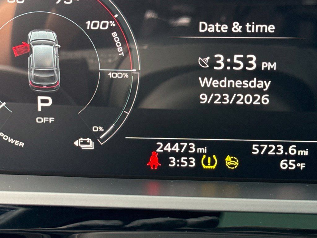 Used 2024 Audi Q8 e-tron Premium Plus w/ Premium Plus Package AWD/4WD image 16