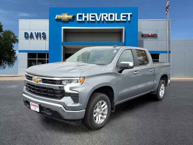 Used 2024 Chevrolet Silverado 1500 LT AWD/4WD image 7