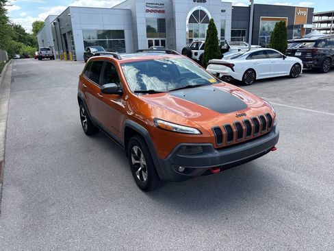 Used 2015 Jeep Cherokee Trailhawk w/ Comfort/Convenience Group AWD/4WD image 7
