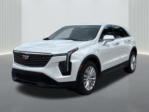 Certified 2024 Cadillac XT4 Luxury image 1