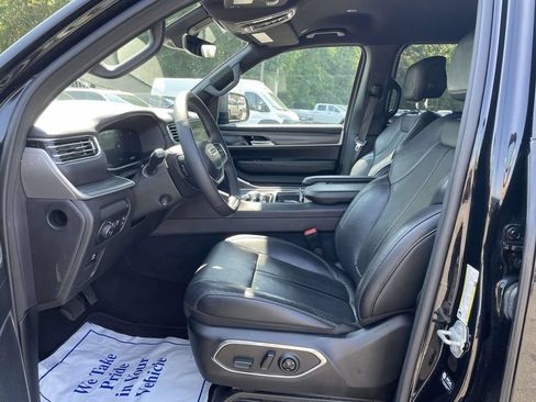 Certified 2024 Jeep Wagoneer L Series II AWD/4WD image 28