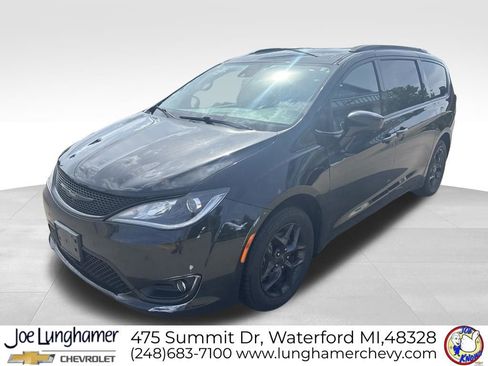 Used 2019 Chrysler Pacifica Touring-L w/ Advanced Safetytec Group FWD image 8