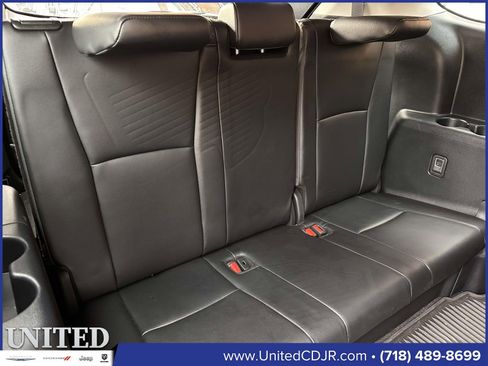 Used 2024 Toyota Highlander XLE image 14
