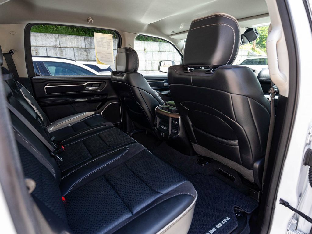 Used 2022 RAM 1500 Laramie AWD/4WD image 30