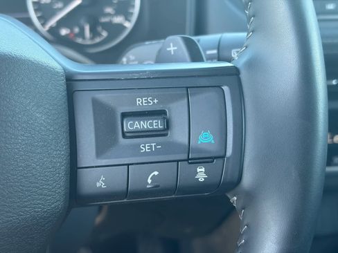 Certified 2025 Nissan Rogue SV image 22