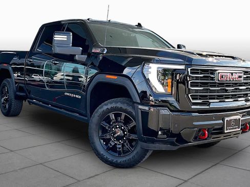Used 2025 GMC Sierra 2500 AT4 w/ AT4 Premium Plus Package AWD/4WD image 3