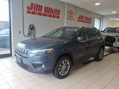 Used 2019 Jeep Cherokee Latitude Plus w/ Comfort/Convenience Group