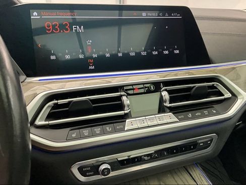 Used 2019 BMW X7 xDrive40i w/ Parking Assistance Package image 12