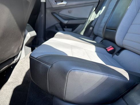 Used 2025 Volkswagen Jetta SE image 25
