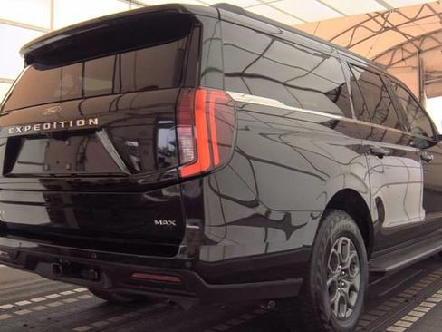 Used 2025 Ford Expedition Max Active AWD/4WD image 3