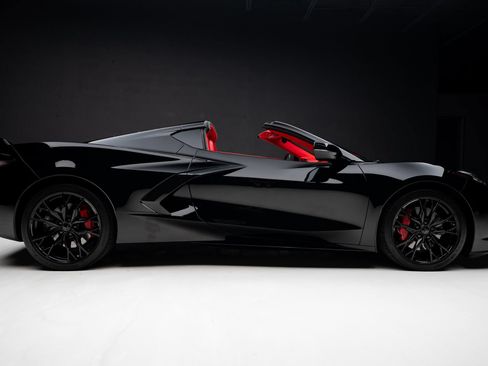 Used 2024 Chevrolet Corvette Stingray Premium Cpe w/ Z51 Performance Package RWD image 37