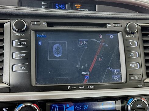 Used 2016 Toyota Highlander XLE AWD/4WD image 21