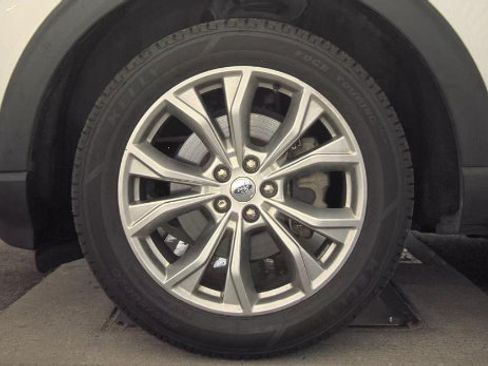 Used 2020 Ford Explorer XLT w/ Equipment Group 202A AWD/4WD image 6
