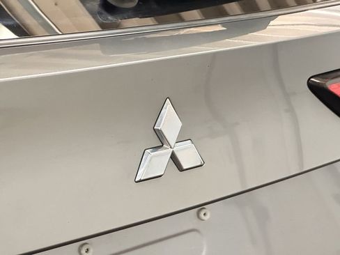 Used 2022 Mitsubishi Outlander SE AWD/4WD image 17