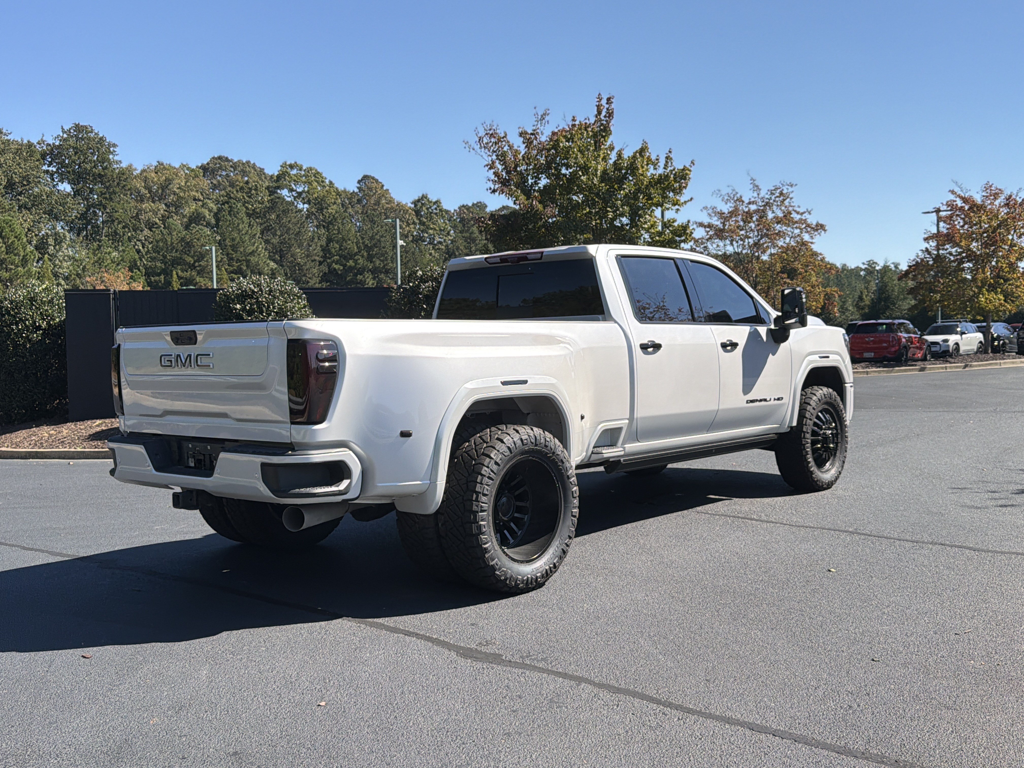 Used 2024 GMC Sierra 3500 Denali Ultimate AWD/4WD image 3