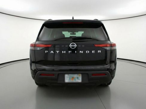 Used 2025 Nissan Pathfinder SV image 7