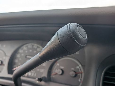 Used 1999 Ford Crown Victoria RWD image 33